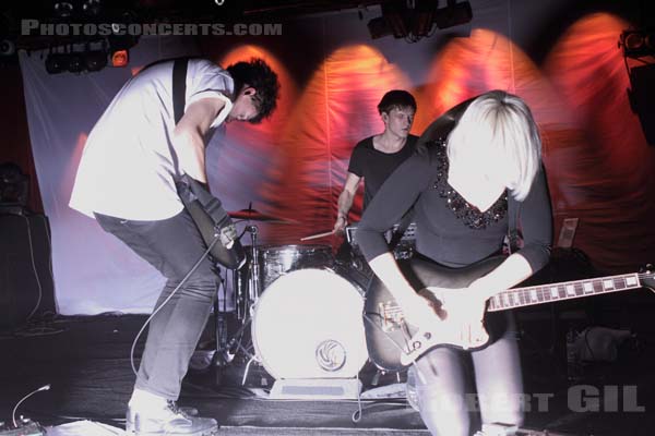 THE RAVEONETTES - 2014-11-06 - PARIS - Cabaret Sauvage - Sune Rose Wagner -  Sharin Foo